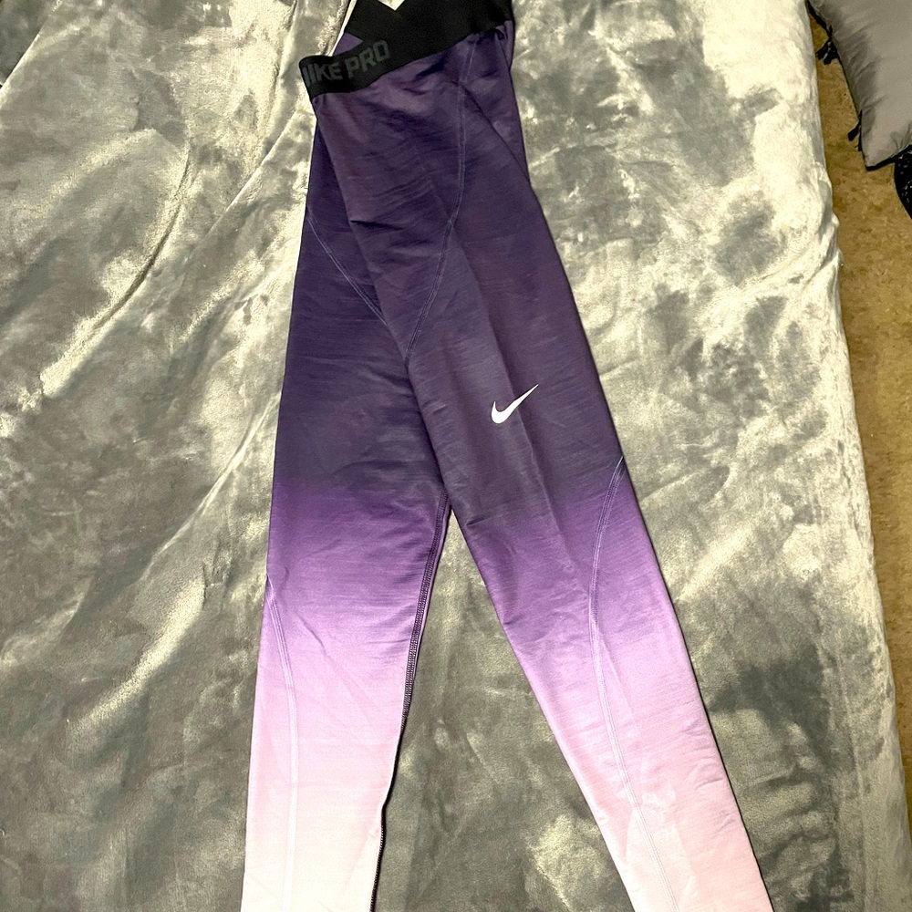 NikePro hyperwarm dryfit legging